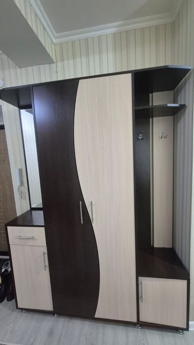 Продаётся прихожка
