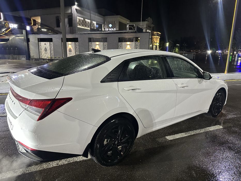 Hyundai Elantra 2021 yil kraskasi toza