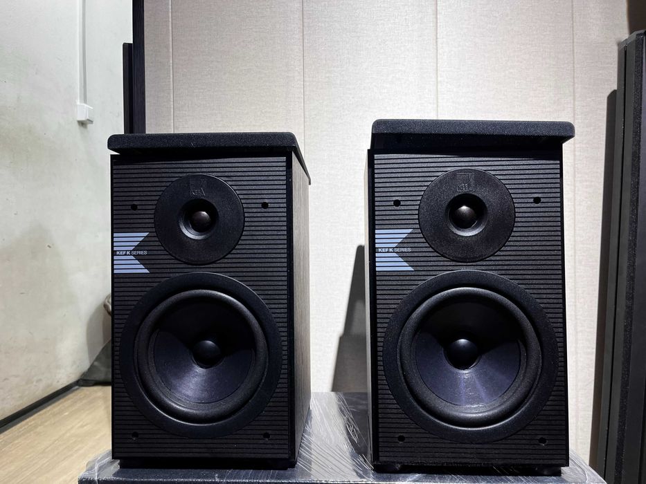 Полочные колонки KEF K120 (K-Series), сделанные в Англии.