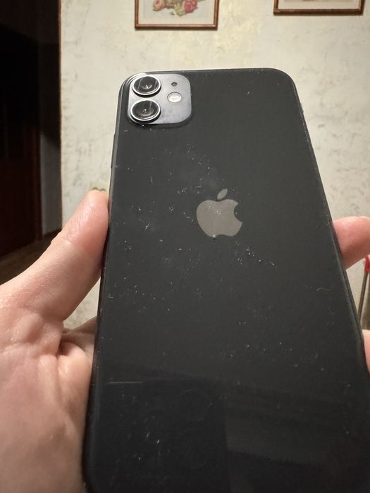 Продам I phone 11