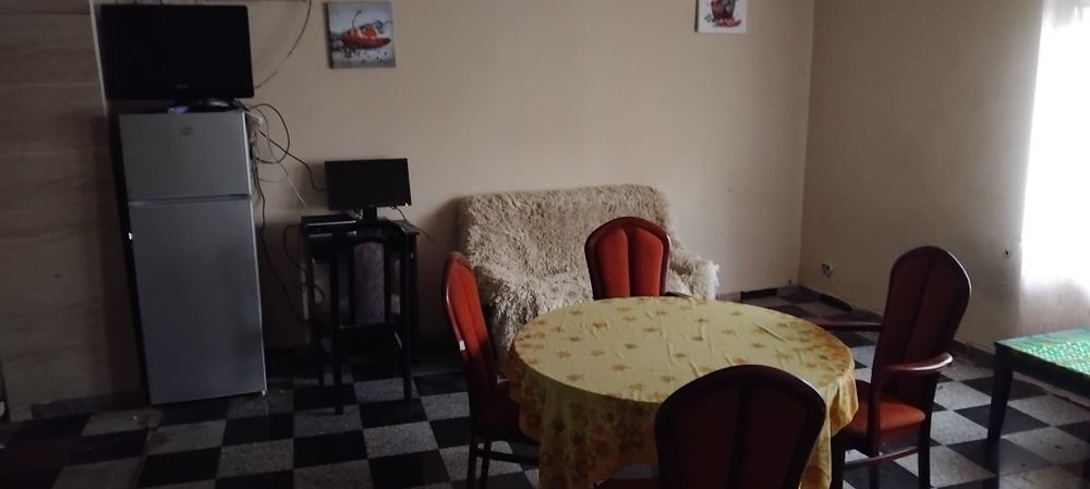 Дава се под наем Четиристаен апартамент в Пловдив, Централна гара - 161 кв.м за 398.82 € - Снимка #1