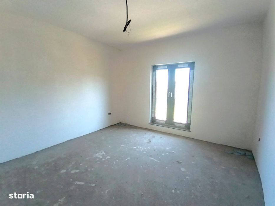 Vilă P+E+Pod | 200 MP Utili | Șcheia | Drum Privat
