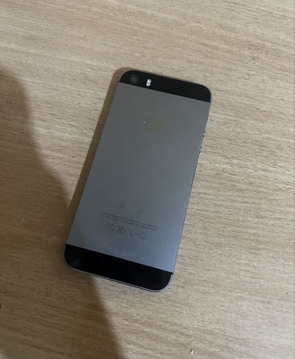 Продам Айфон 5s состояние хорошая,
