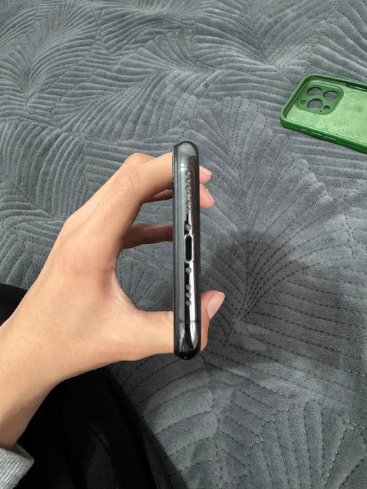 Продаю Iphone xs