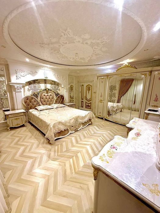 Mirzo Ulug'bek metro Bankovskiy 5 hona 1 etaj /4  150 kv