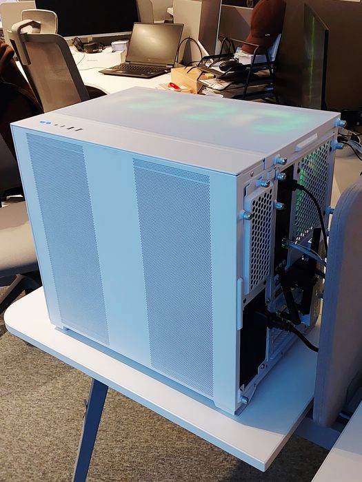 Мощьный компьютер для игр и разработки. Подходит для любых задач