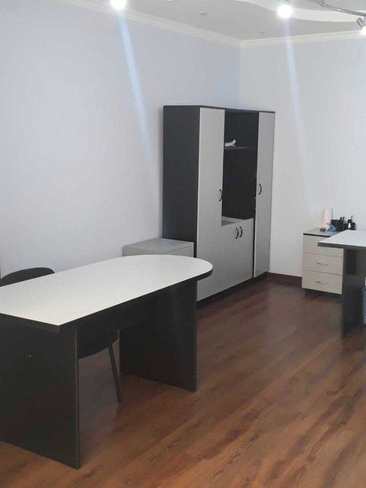 Сдаётся Офыс на Дружба Нородов