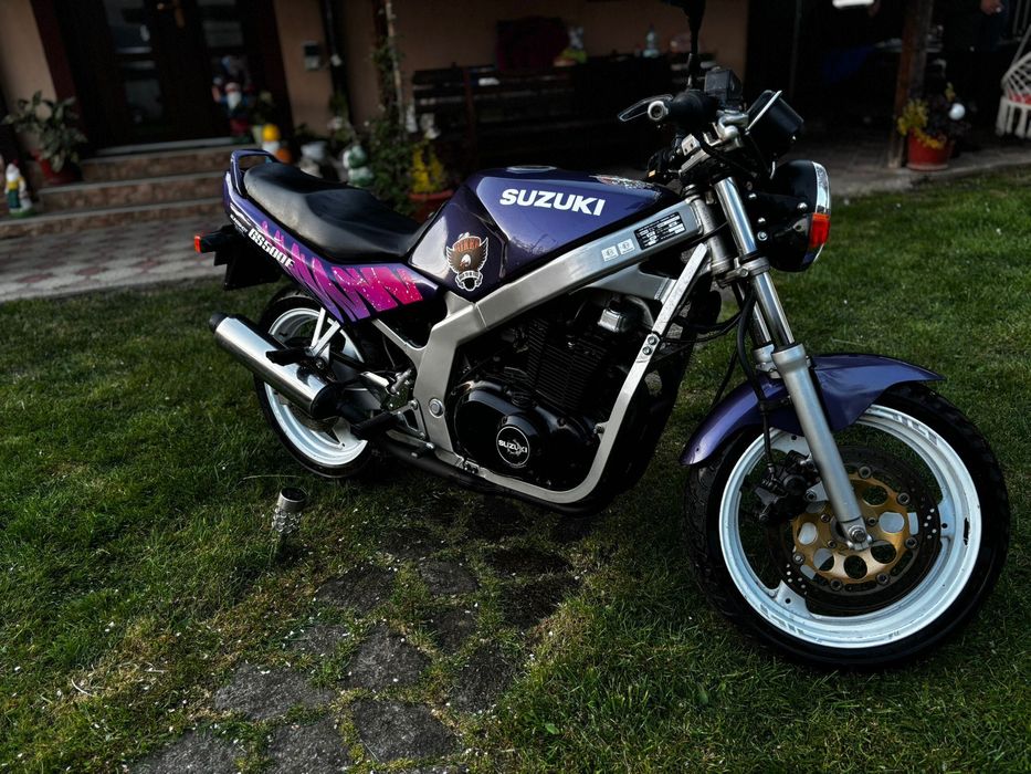 Motor Suzuki GS 500E in stare foarte buna de funcționare ,inscris ,cauciucuri noi  1600 euro pret negociabil Contact 0734032261
