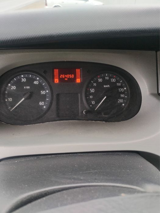 Vând Nissan Primastar