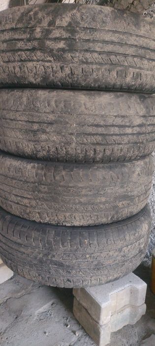 Продам летние шины комплект