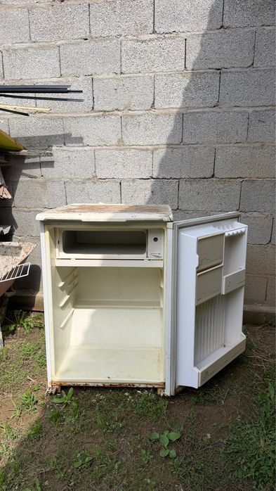 Холодильник бирюса мини