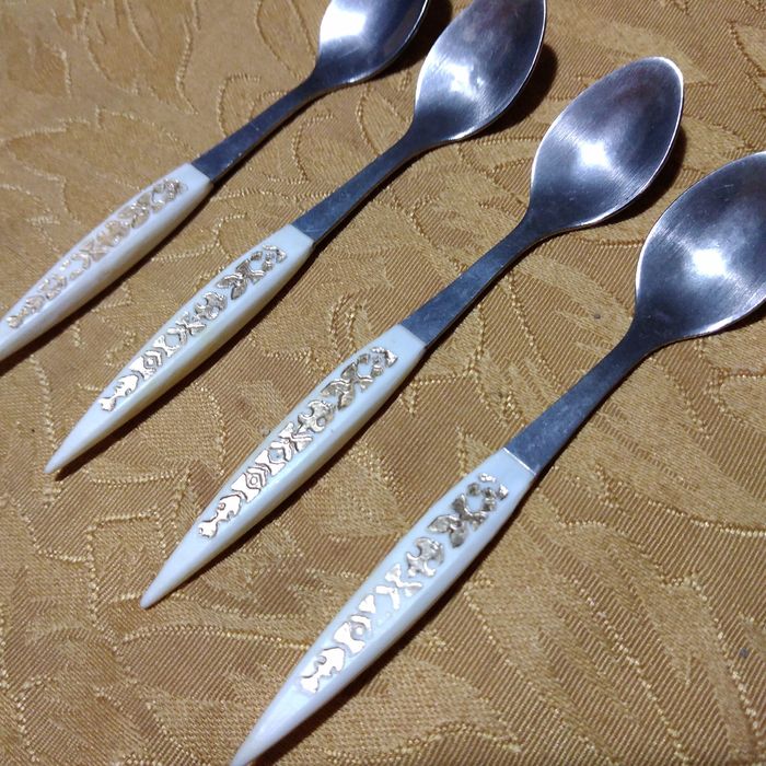 Сувенирни лъжички за кафе, български, 1979 и руски 1976