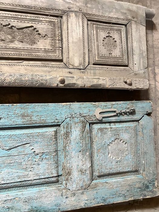 Старинные резные двери