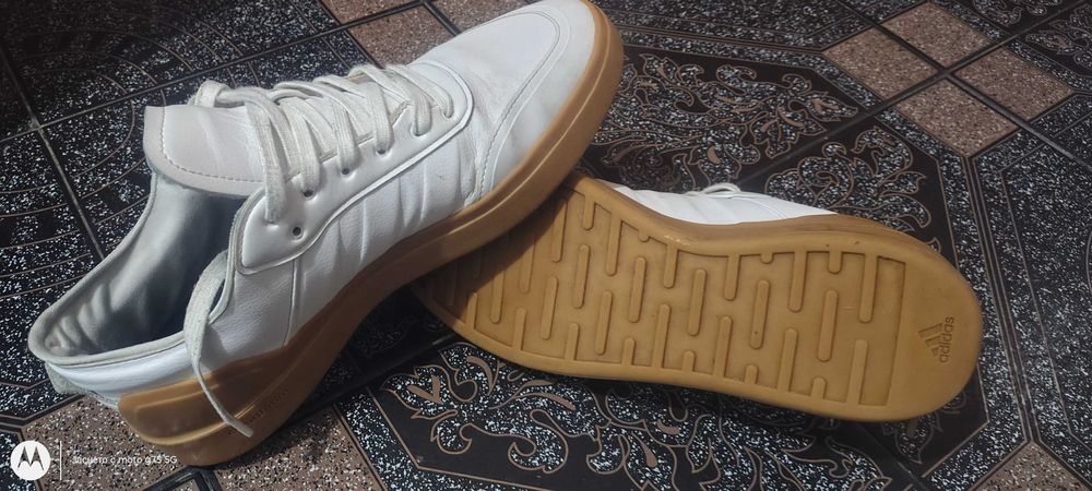 Обувки маратонки Adidas, Kswiss - цената се коментира.