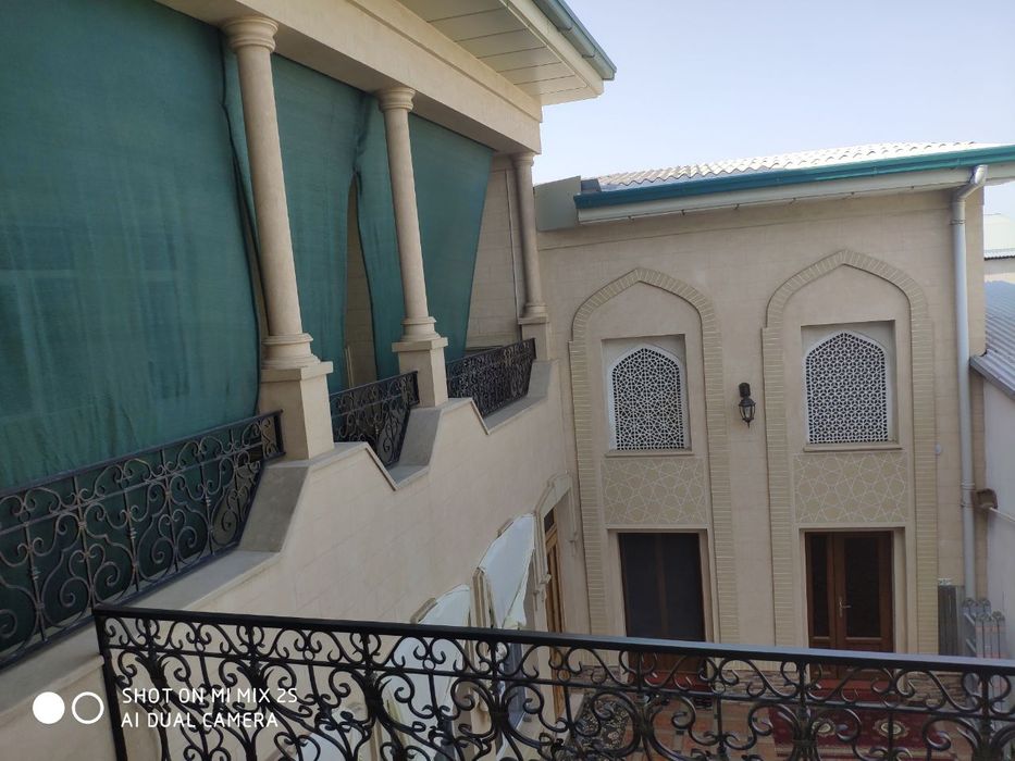 Дом в старом городе Бухары можно под гостиницу,