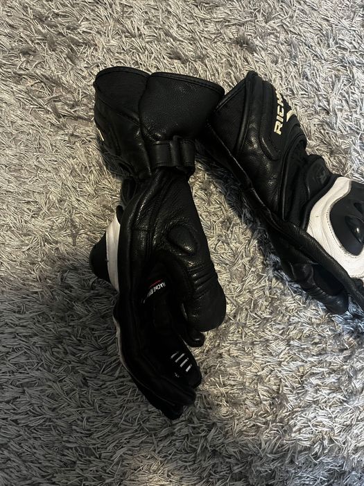 Мото екипировка. Цялостна екипировка на две отделни части.