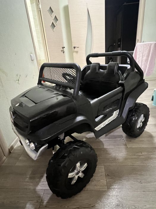 Машинка детская б/у