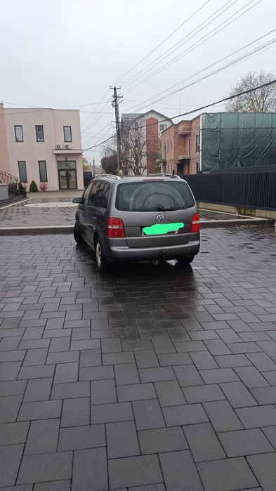 Volkswagen Touran 2004 diesel, 2.803 € — imagine 3
