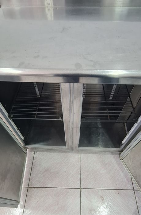 Холодильный стол Polair