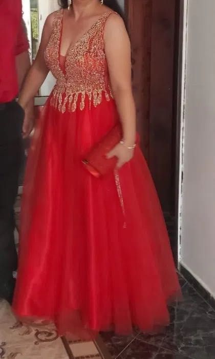 Продавам бална рокля