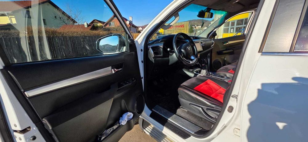 Toyota Hilux 4x4 Double Cab Invincible 2.4 D-4D