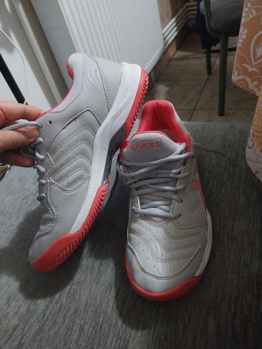 Adidasi Asics mar 40,5