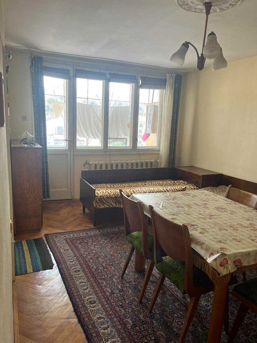 Дава се под наем Тристаен апартамент в Разград, Център - 89 кв.м за 122400 € - Снимка #8