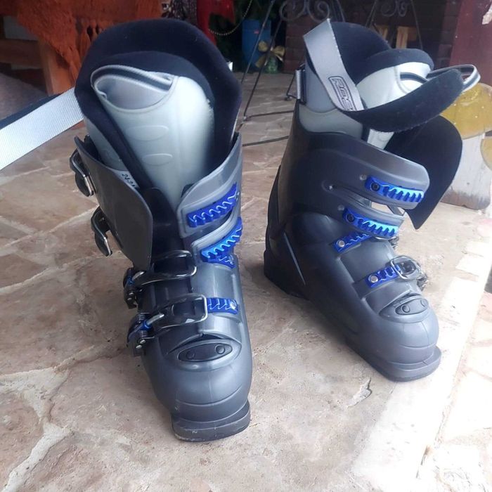 Vând clăpari pentru copii, Rossignol, mărimea 36, stare foarte bună!