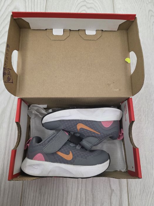 Маратонкии  Nike