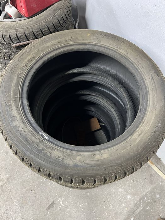 Продам зимние шины размер 16