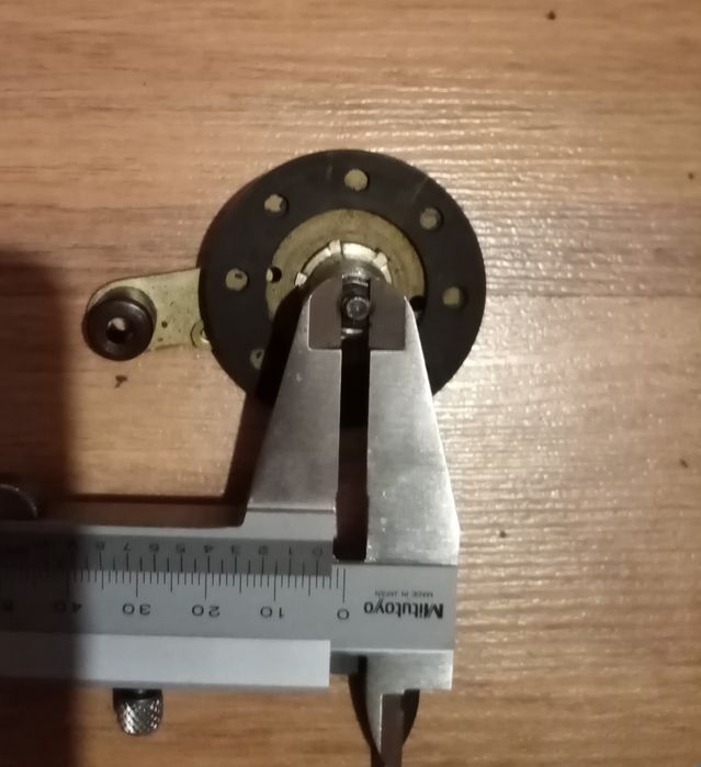 Vánd rolă idler pentru magnetofon Elfa 201-3.