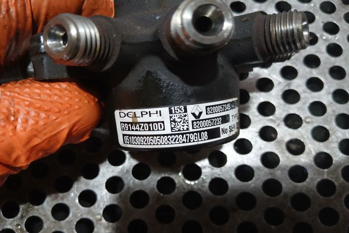 Rampa injectoare 8200057345 8200057232 8200057345 8200057232 Renault