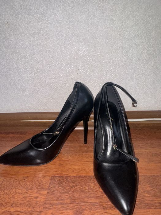 почти новые туфли и кеды