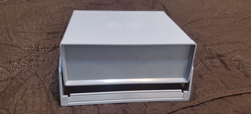 Пластиковый корпус для устройств