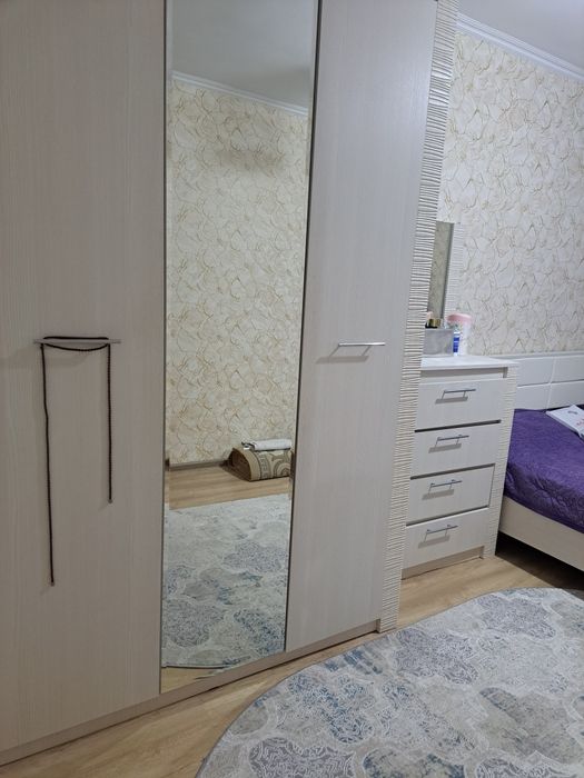 Продам спальный гарнитур