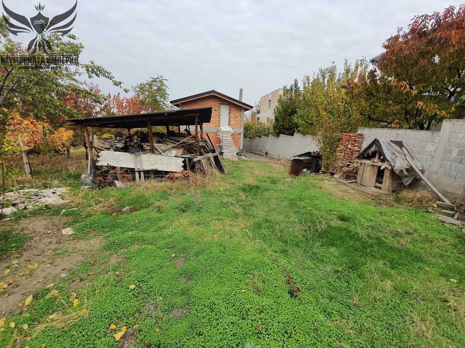 Под наем помещение склад 120кв и земя 1000кв в гр.Асеновград