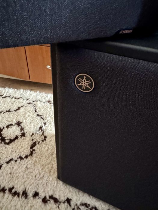 Yamaha soundbar True X 50a Atmos и две bluetooth сателитни колони Yamaha