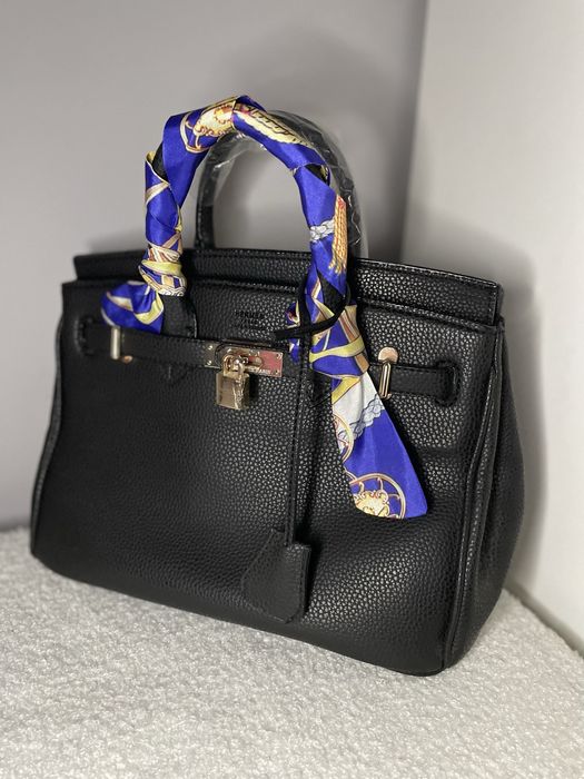 Дамска кожена чанта в черен цвят