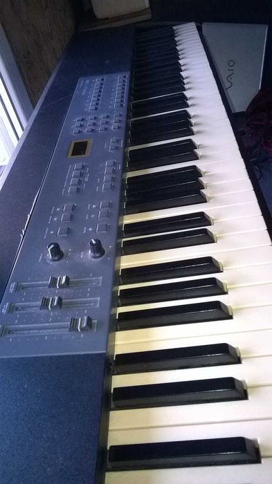 Продавам M-Audio ProKeys 88 – Стейдж пиано / MIDI контролер + Стойка и ...