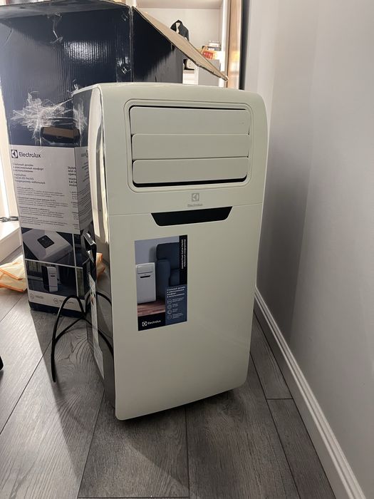 мобильный кондиционер Electrolux Manhattan (EACM-09 FM/N3