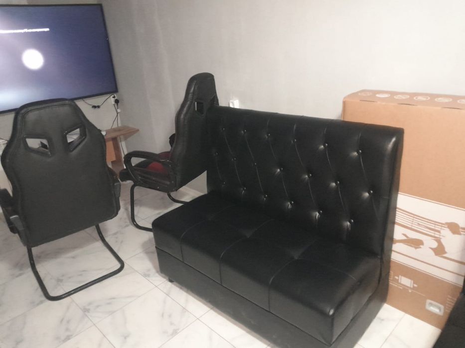 Продам два черных дивана, 2 кресло