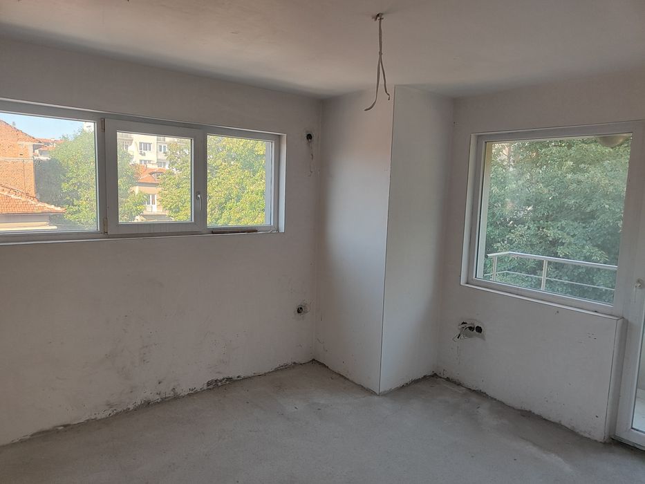 Продава се Тристаен апартамент в Хасково, Училищни - 92 кв.м за 1631 €/кв.м - Снимка #11