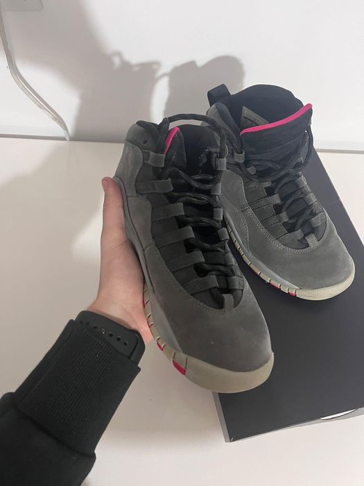 Vând Jordani 10 retro