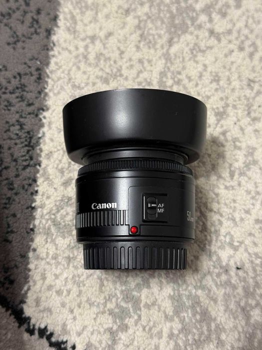 Зеркалка Canon EOS 750D + 2 объектива