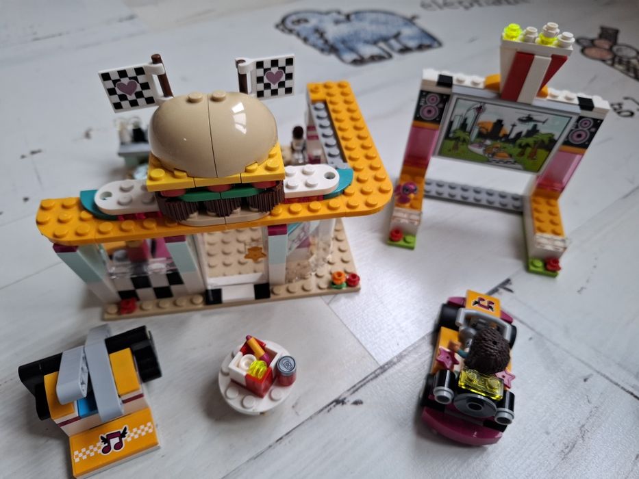 LEGO - Заведение за бързо хранене