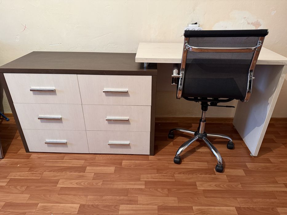 Продам комод-стол