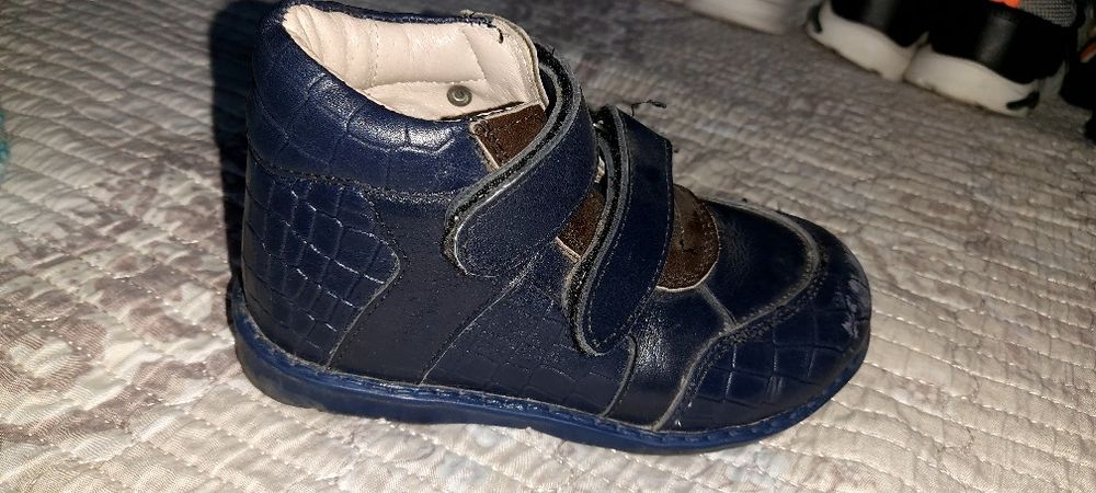 Детские кожанные ортопедические ботинки.
