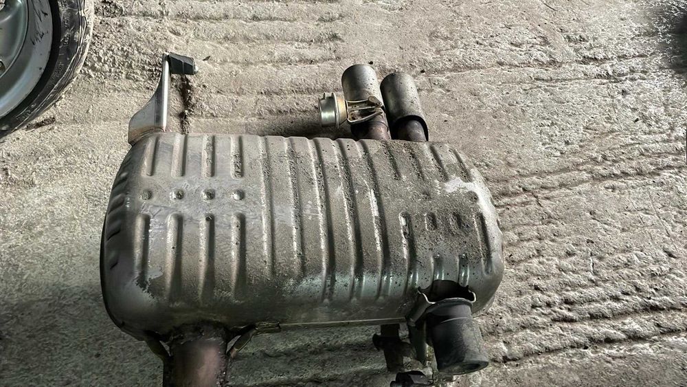 Задно гърне Е90/Е91/Е92 330i