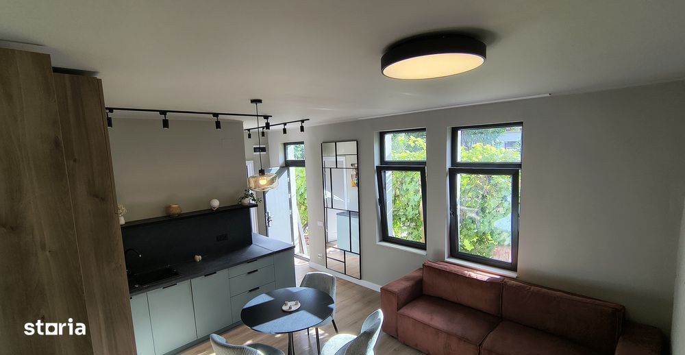 Apartament 2 camere la casa cu gradina si 2 locuri parcare — fotografia 1