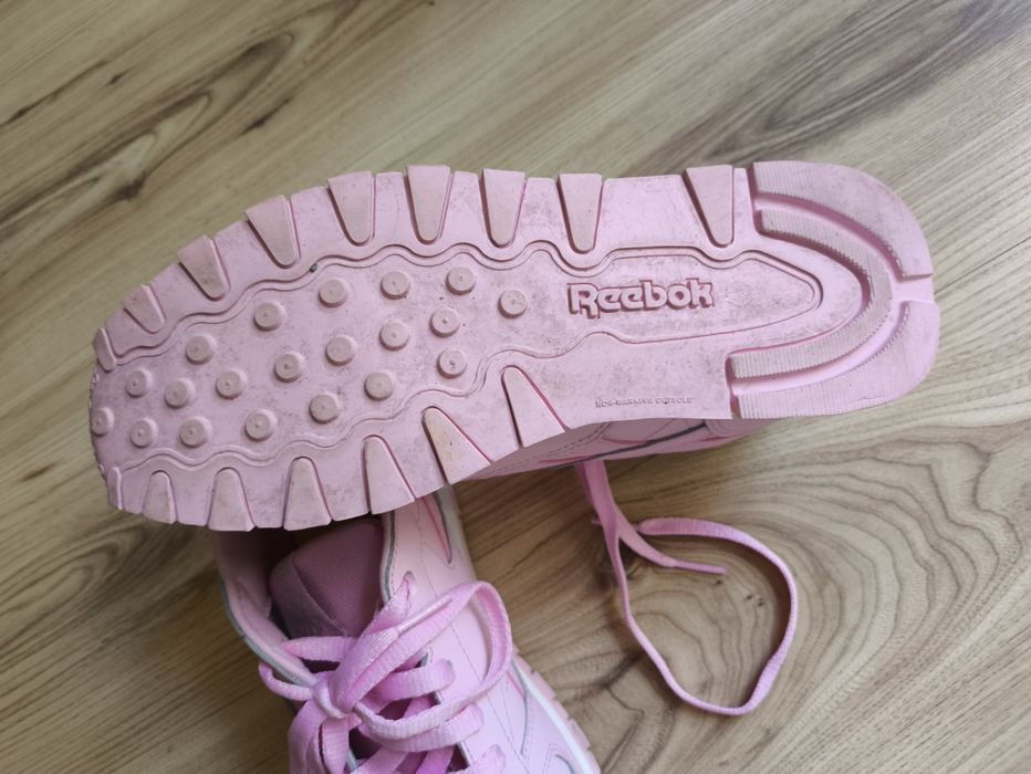 Дамски (детски) розови маратонки Reebok